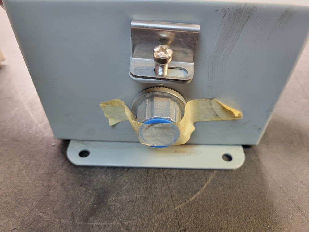 Dwyer 1824-10 Pressure Switch w/Enclosure.