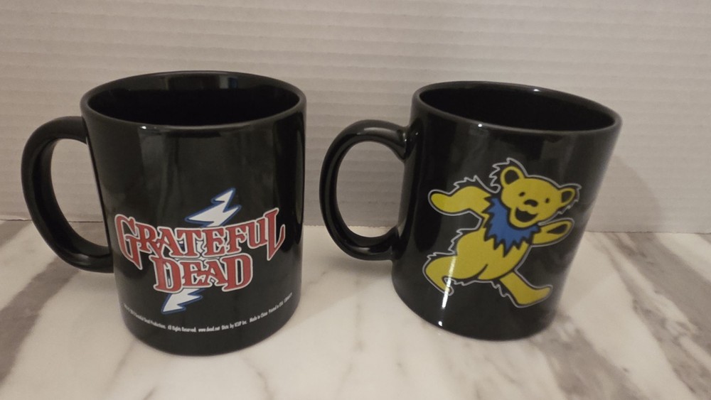 2 GRATEFUL DEAD BLACK MUGS