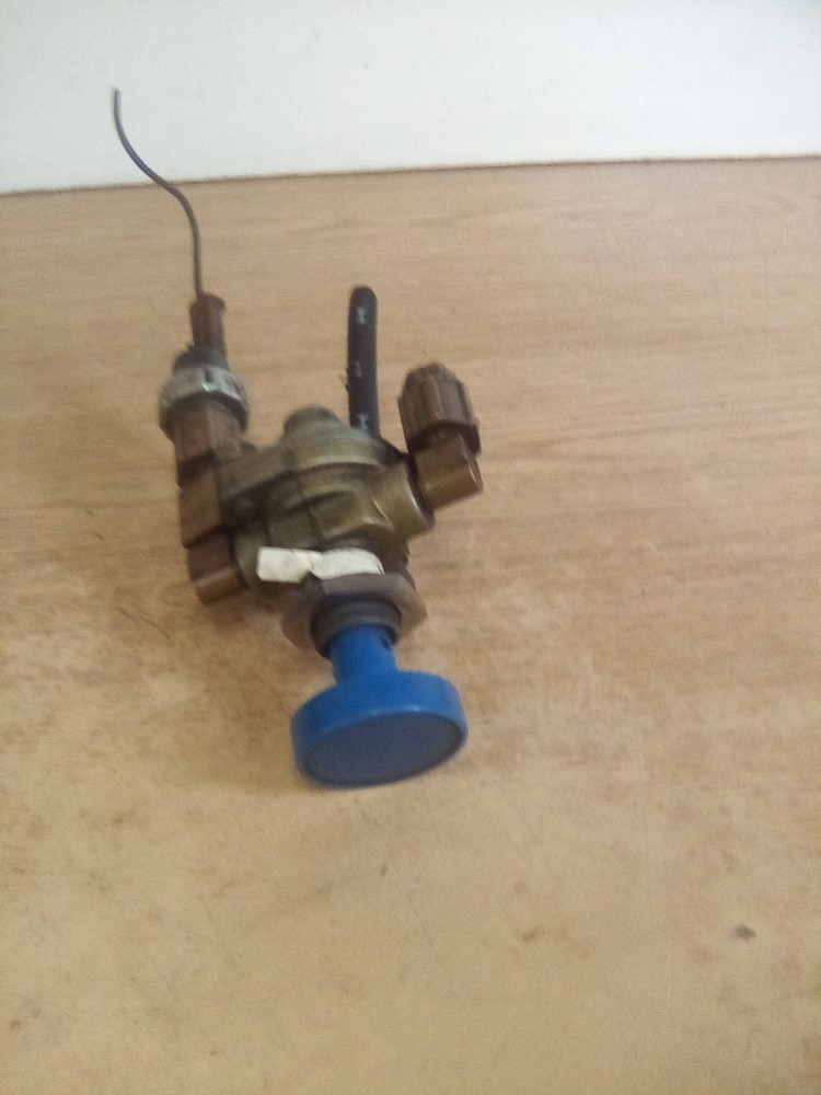 Bendix T-240283 D7 Valve