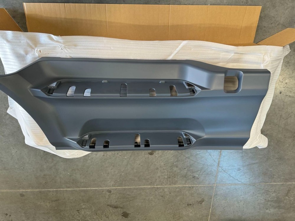 Front Step Fairing Side Panel Driver Left Side For Peterbilt 579 2023+