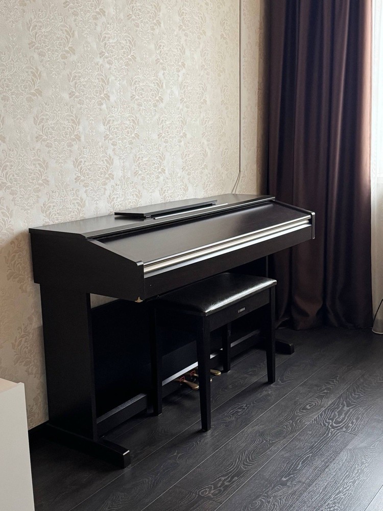 Yamaha Piano YDP-181 Arius Digital Piano