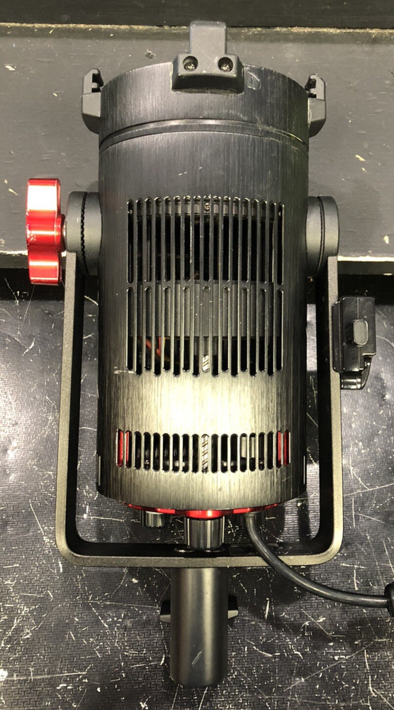 Aputure Light Storm 60d 60W daylight balanced focusing point source lamp