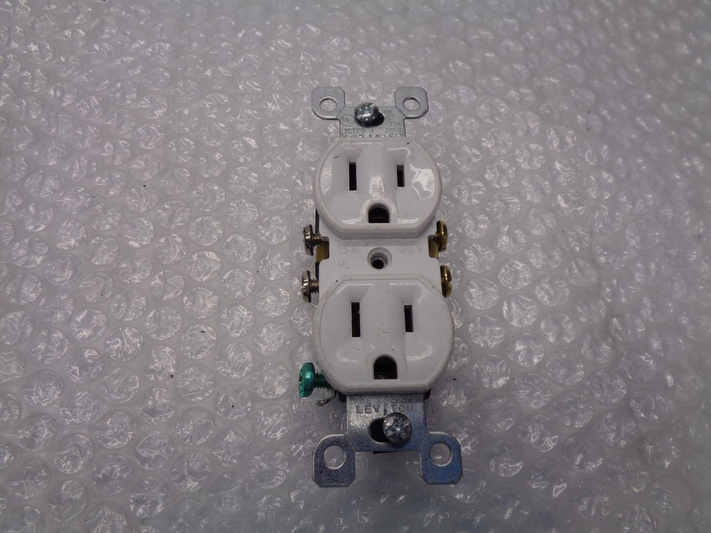 LEVITON 5320-WCP RECEPTACLE WHITE NSNP