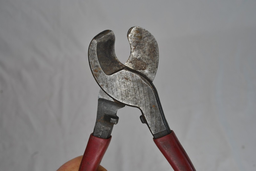 Klein Tools 63050 9-1/2" High Leverage Cable Cutters Pliers