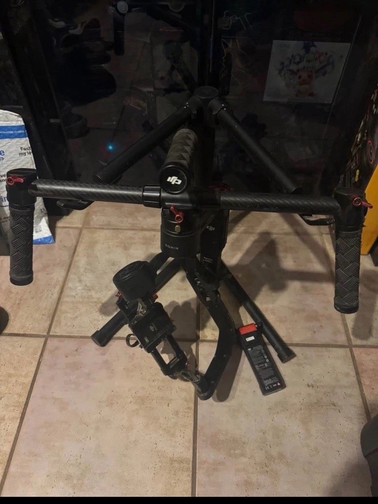 DJI Ronin-M 3-Axis Gimbal Stabilizer read description