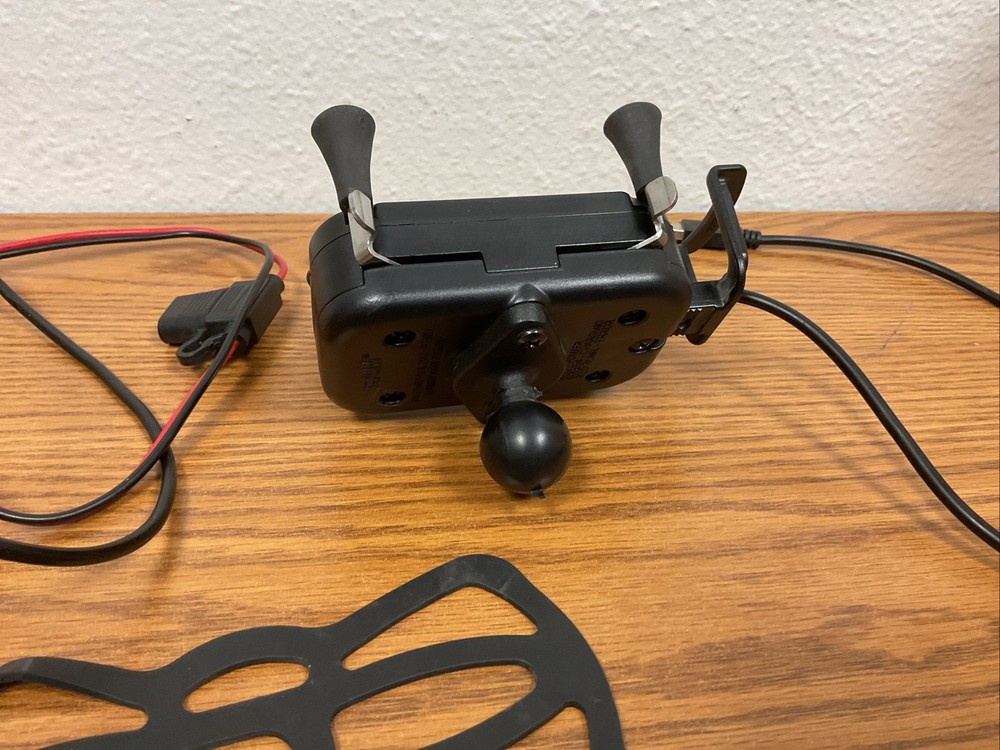 RAM Mounts U-Bolt Quick-Grip Mount With Wireless Charging READ DESCRIPTION