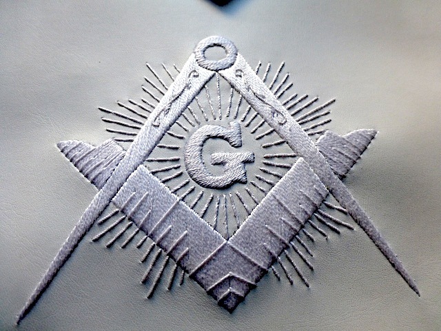 The Lux Elegant White Master Mason Apron White Threads