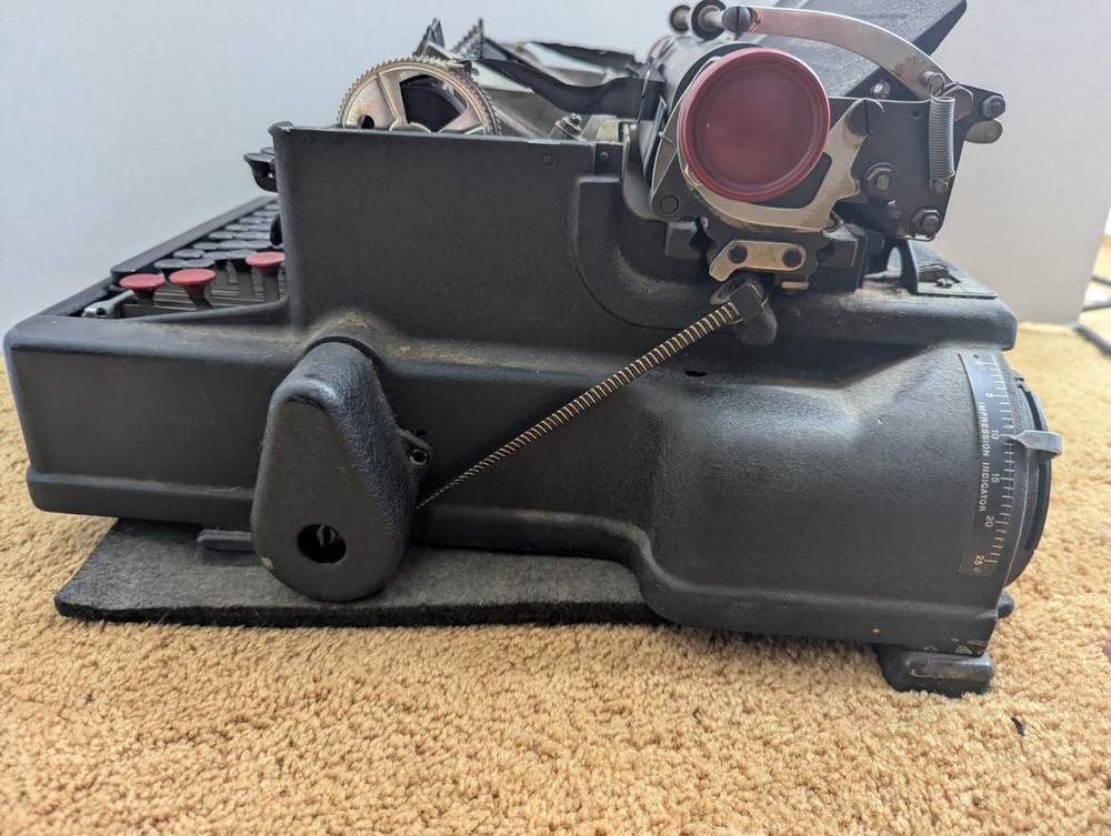 Electromatic Electric Typewriter Model A (1) ?- IBM - works Needs refurbishing