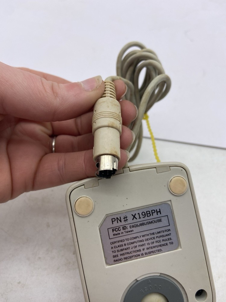 vintage 3 button serial bus mouse pn x19bph