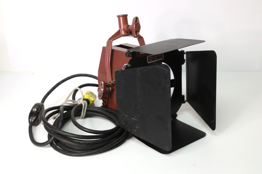 Mole Richardson 200watt Mini-Mole Type #2801 AKA Inkie