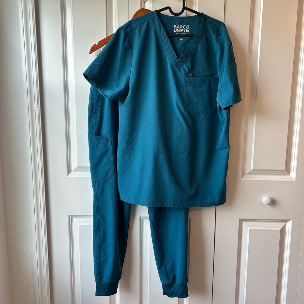 Barco Unify Scrub Set Teal Blue Joggers & Top - Size M 🩺