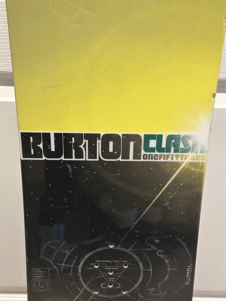 BURTON CLASH SNOWBOARD SIZE 153 CM