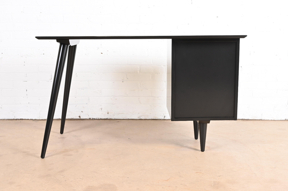 Paul McCobb Planner Group Mid-Century Modern Writing Desk, Newly Refinished