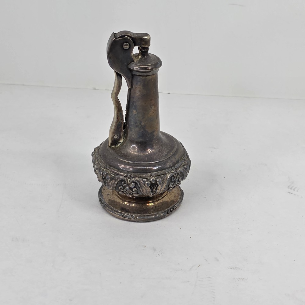 Cool Vintage Ronson Decanter Silver Plated Table Lighter 4 1/2"