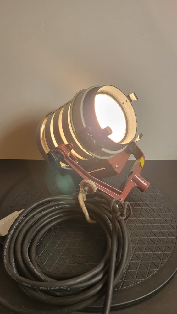Mole Richardson 4821 Molequartz Tweenie II Solarspot 650W Studio Light