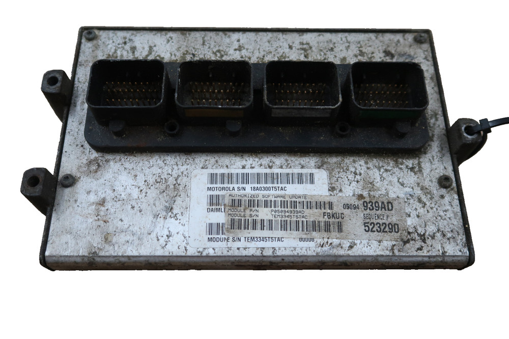 2006 JEEP LIBERTY ECM ENGINE COMPUTER 05094939ad