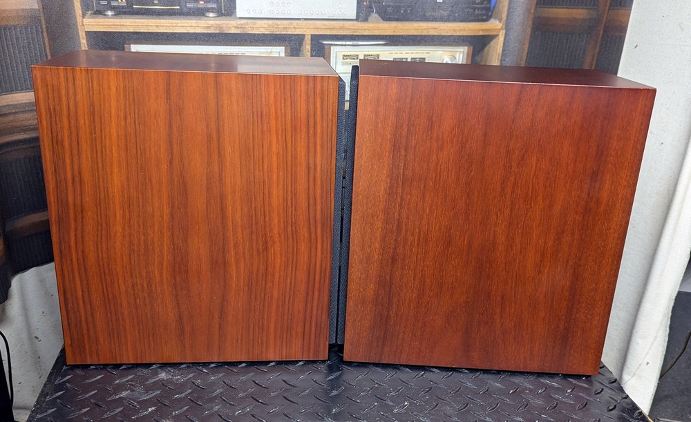 2 B&W CM1 speakers