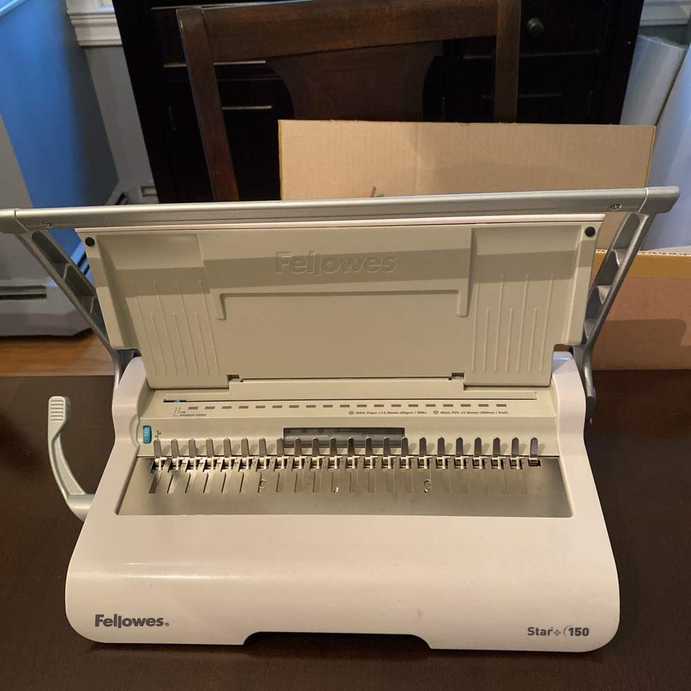 Fellowes Star 150 Manual Plastic Comb Punch and Binding Machine