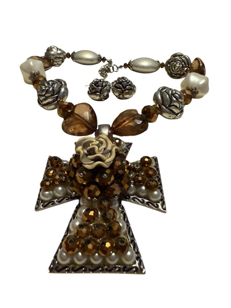 Cross Pendant Necklace With Earrings