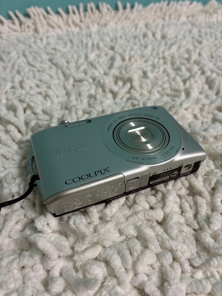 Nikon COOLPIX S3300 Silver Compact Digital Camera Tested with Accessories