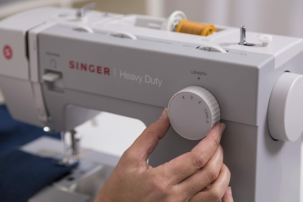 Singer 4411 Heavy Duty Sewing Machine with Extension Table
