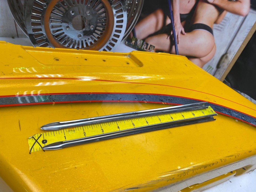 🔥OEM Harley-Davidson Front Fender Trim Spears Touring Softail🔥