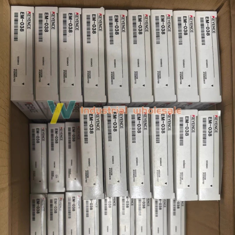 1PCS NEW KEYENCE Proximity Sensor EM-038