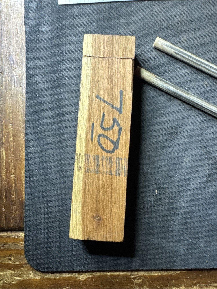 VTG Smith’s Sharpening Sticks Cedar Wooden Container 5.75”