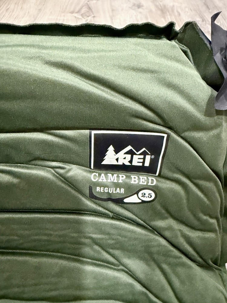 REI 2.5 Self-Inflating Sleeping Pad