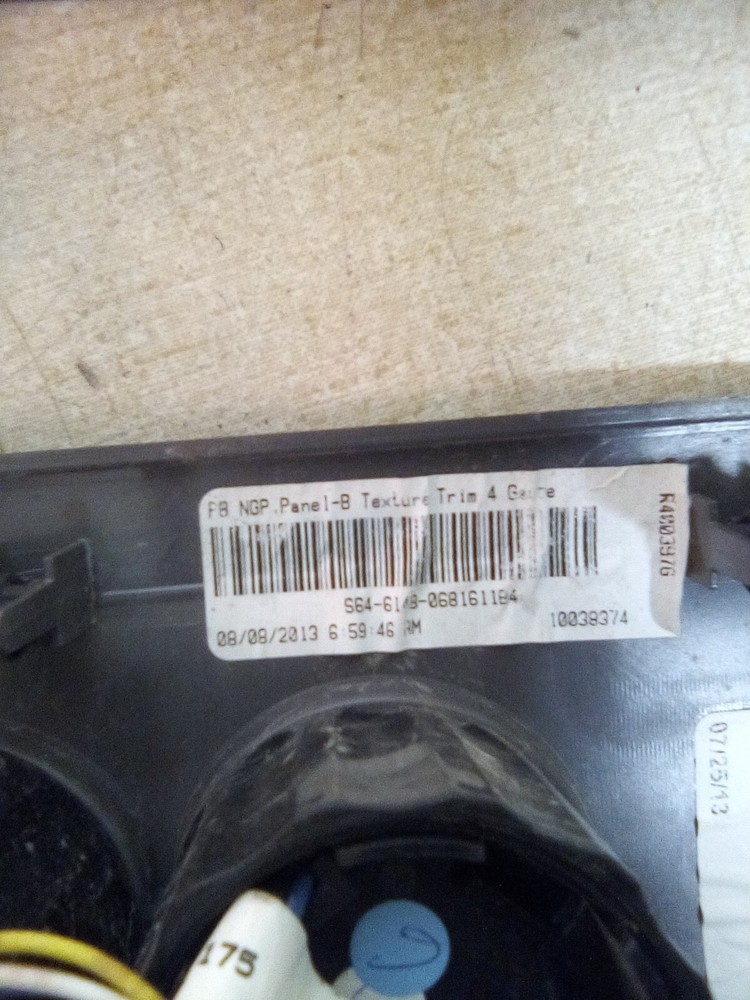 Paccar Peterbilt S64-6148-1681611B4 Gauge And Switch Panel, Dash Panel