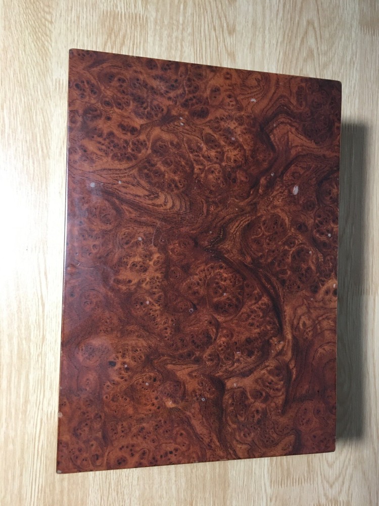 cigar humidor