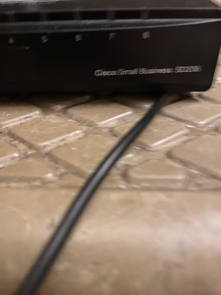 8-port 10/100 Switch Cisco Router