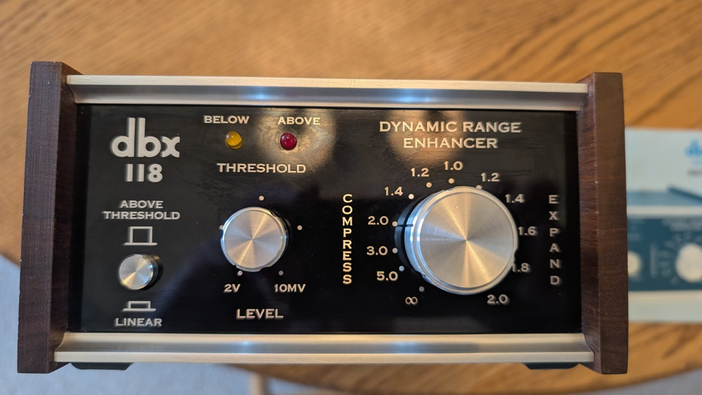 DBX 118 Dynamic Range Enhancer