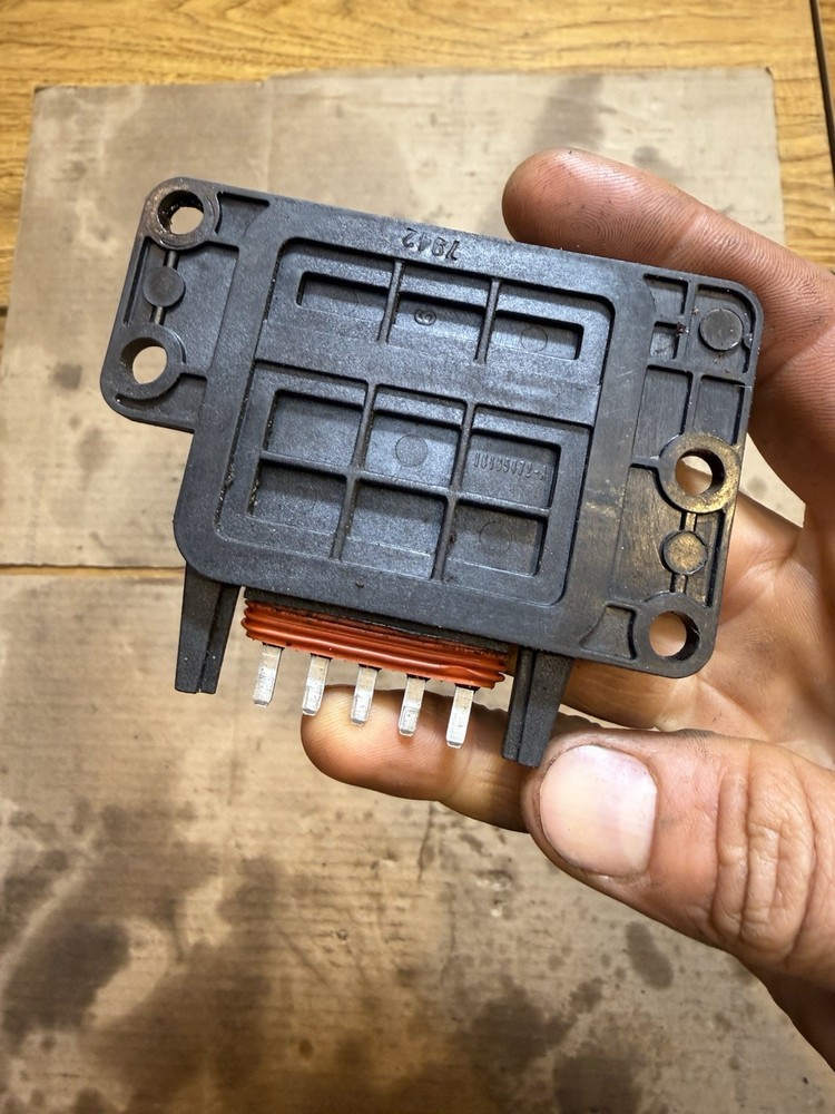 Mercruiser 454 MPI spark plug knock module