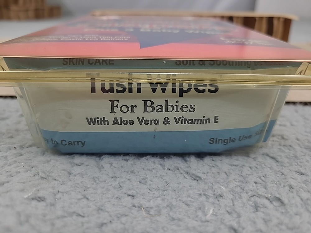 READ Pack Of 2 Plastic Diapers Large 22-37 Lbs