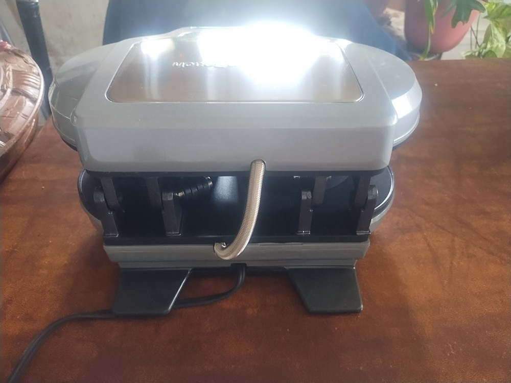Hamilton Beach Dual Breakfast Sandwich Maker with Timer Silver.