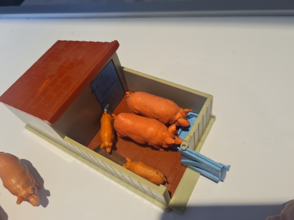 Vintage Britains Pigsty Please Read Description