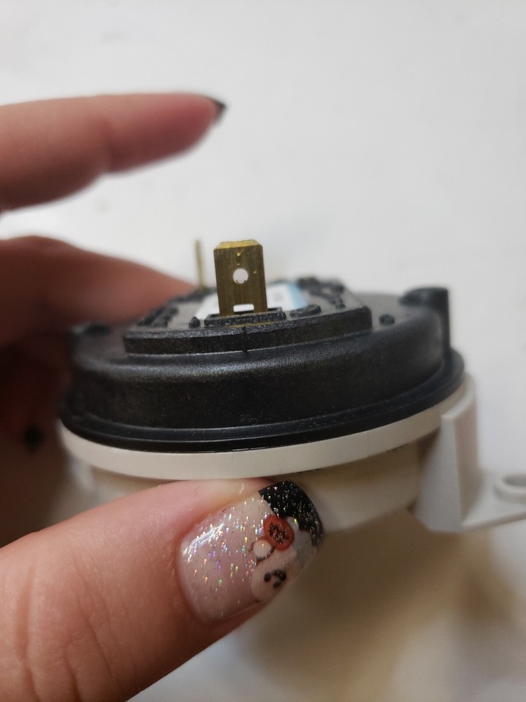 Cleveland Controls Pressure Switch For Polaris Water Heater NS2-1518-00