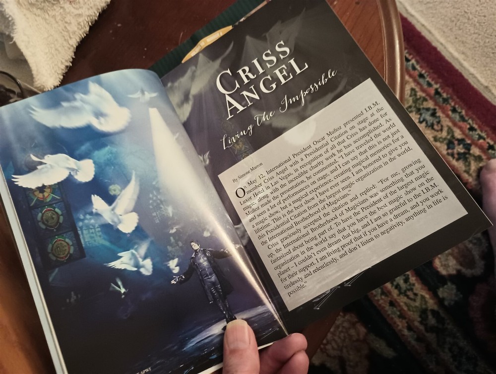 Criss Angel Linking Ring Issue 2017