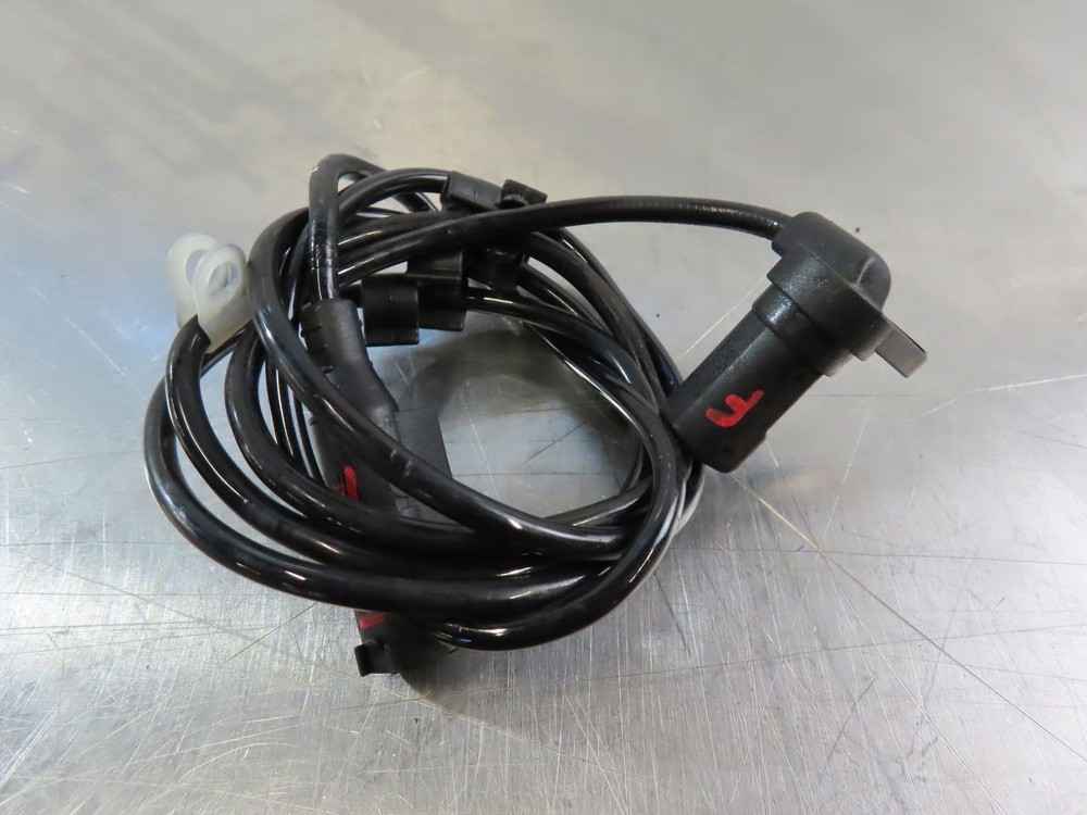 EB1442 2016 16 APRILIA TUONO RR FRONT SPEED ABS SENSOR