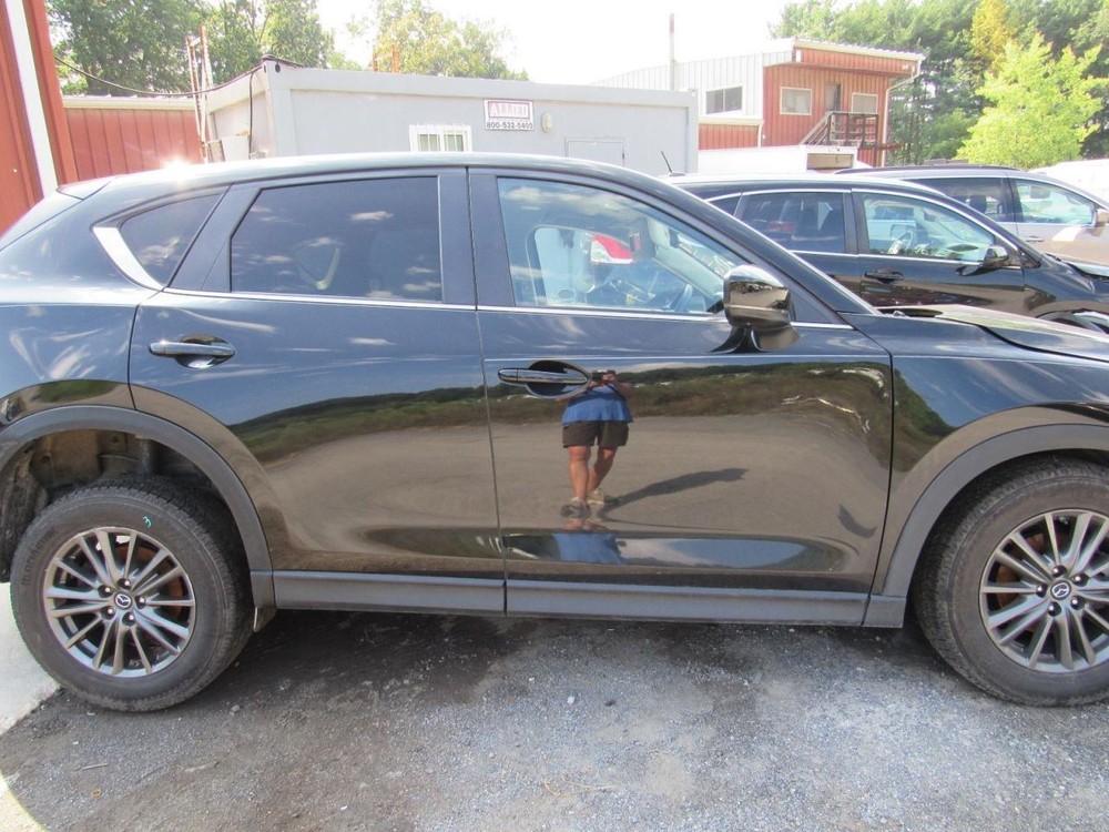 CX-5 2019 Glove Box 1071790