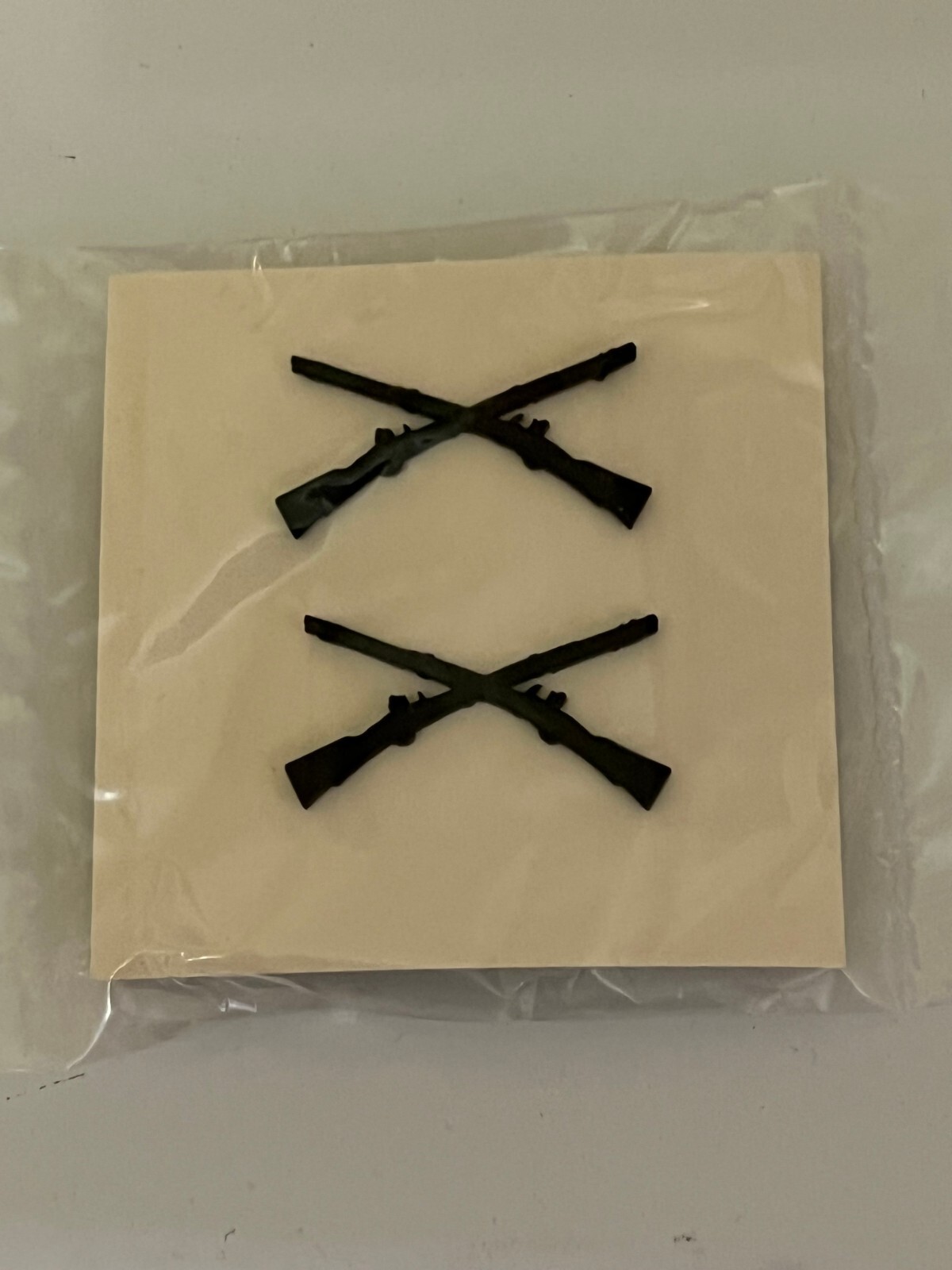 US ARMY INFANTRY PAIR OF ISSUE BLACK SUBDUED CROSSED RIFLES BRANCH INSIGNIA