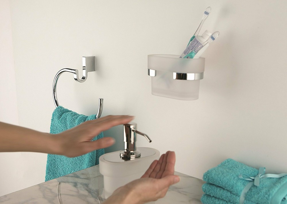 Bilbao wall chrome toothbrush holder