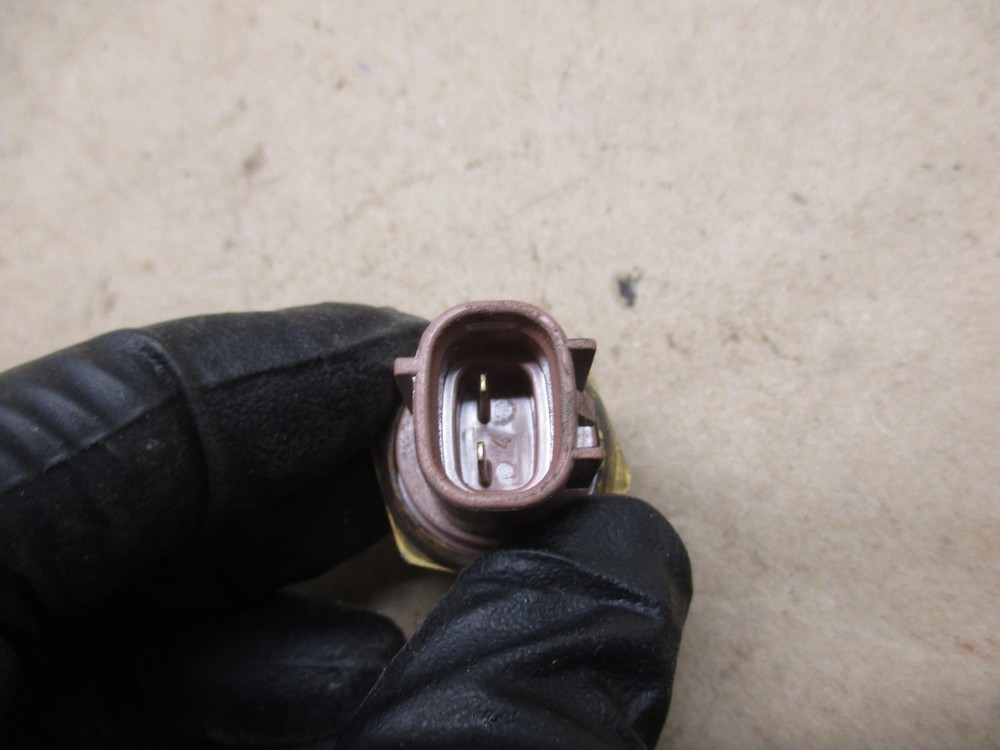 Kawasaki Ninja EX250 2009 (9537) radiator sensor