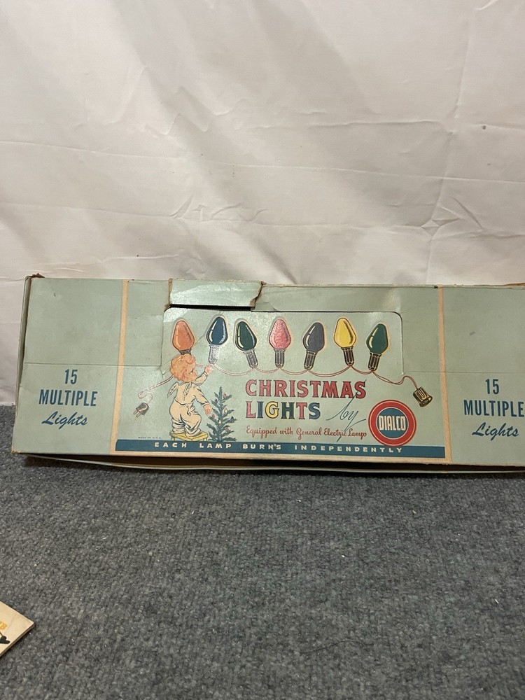 Dialco 15 String Christmas Bulb Light With Box