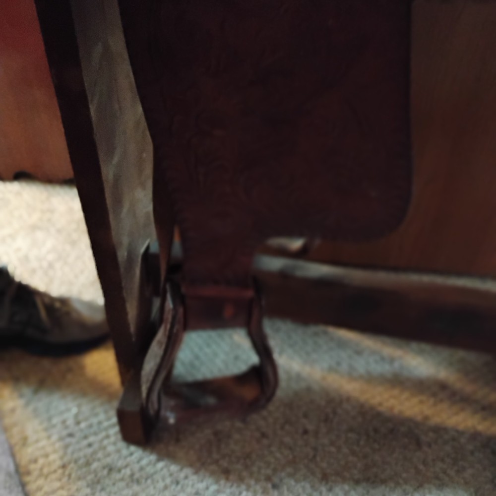 Western Saddle with pad and stand
