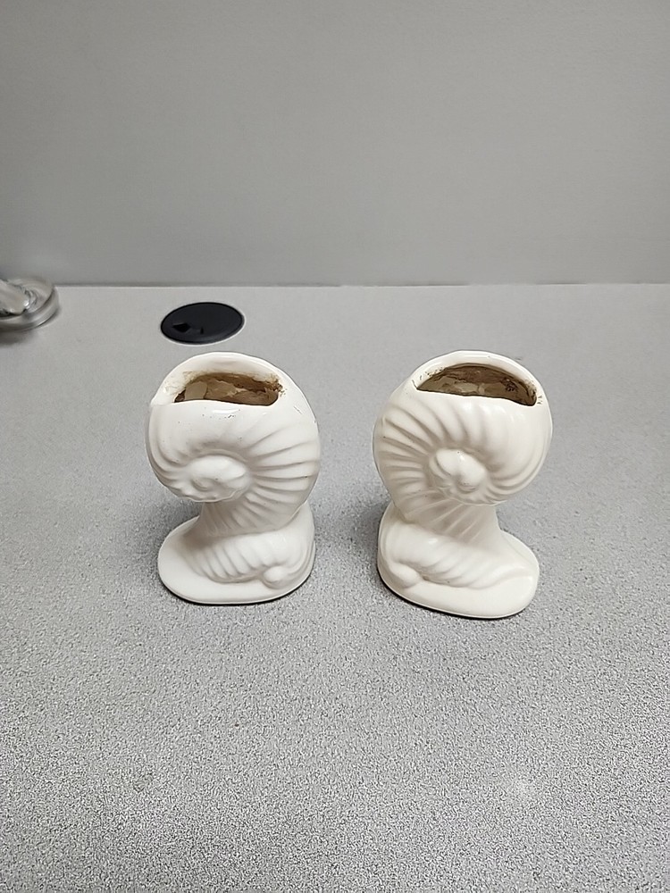 2 Small White Haeger Ceramic Seashell/Fan Looking Planters