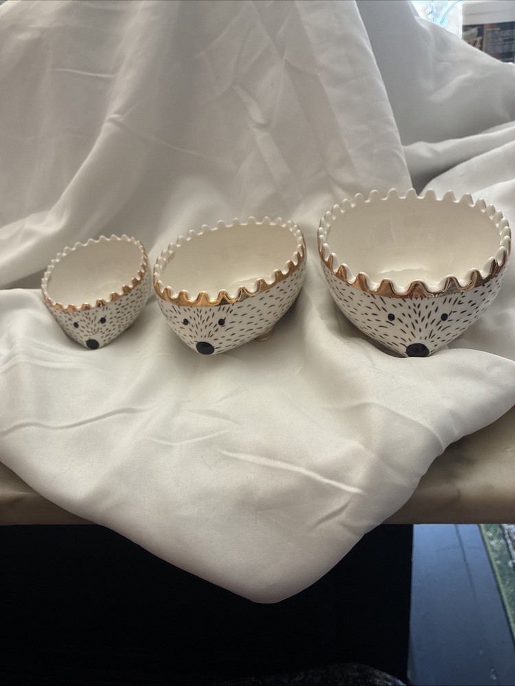 Nesting Hedgehogs Ceramic Figural Measuring Cups Bowls Lot Set 3 Creative