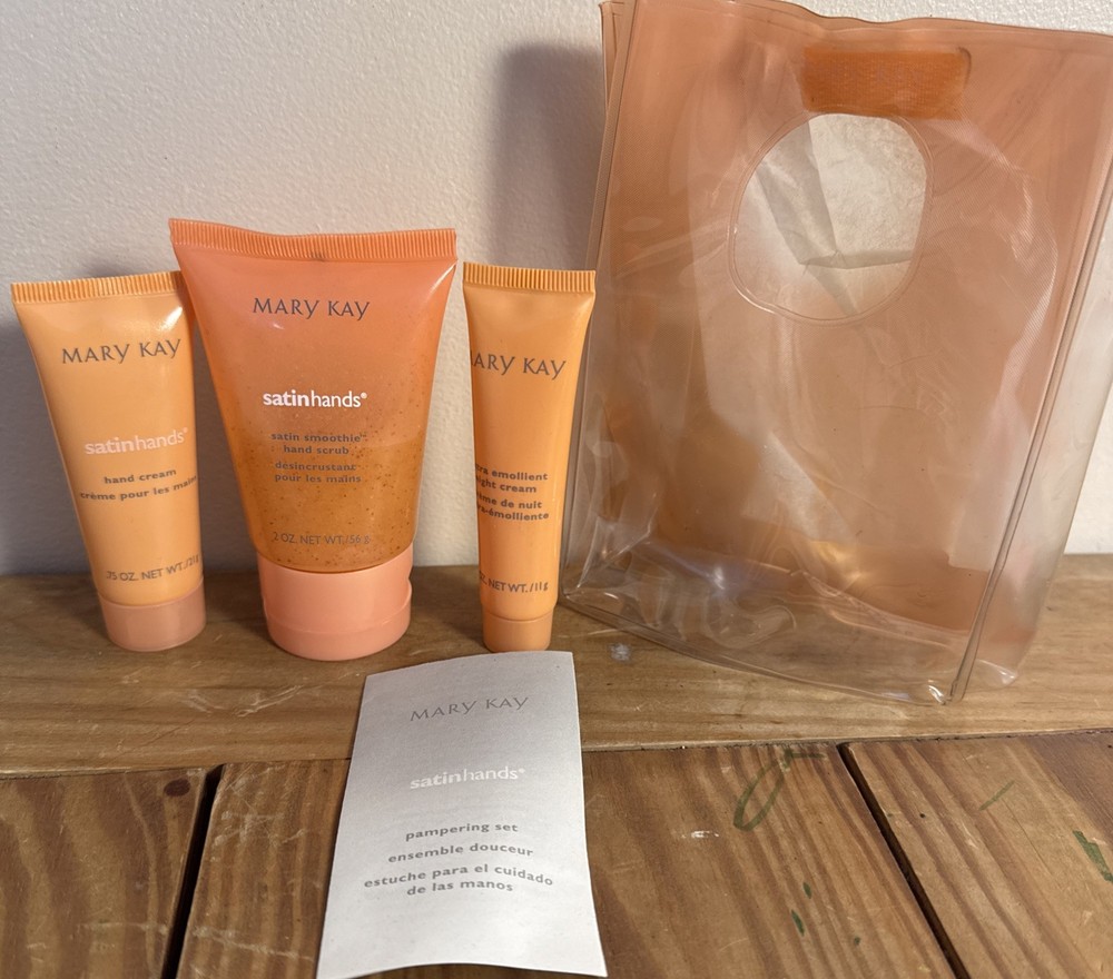 NOS Mary Kay Cosmetics Satin Hands Pampering Set
