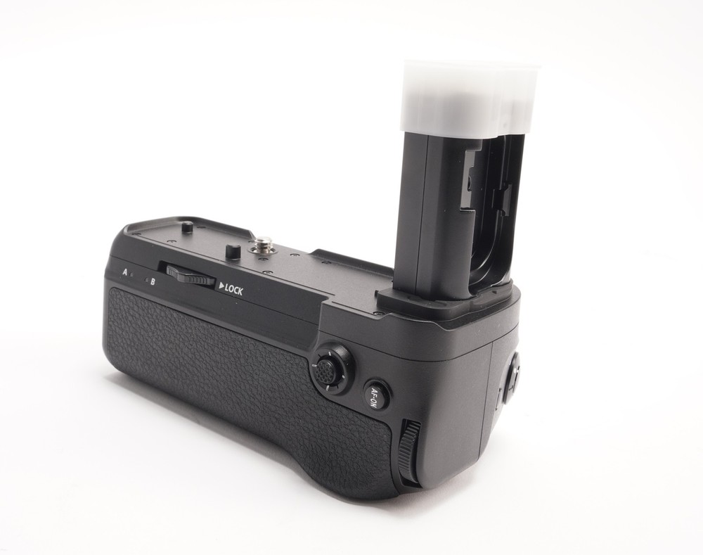 Nikon MB-N11 Power Battery Pack with Vertical Grip